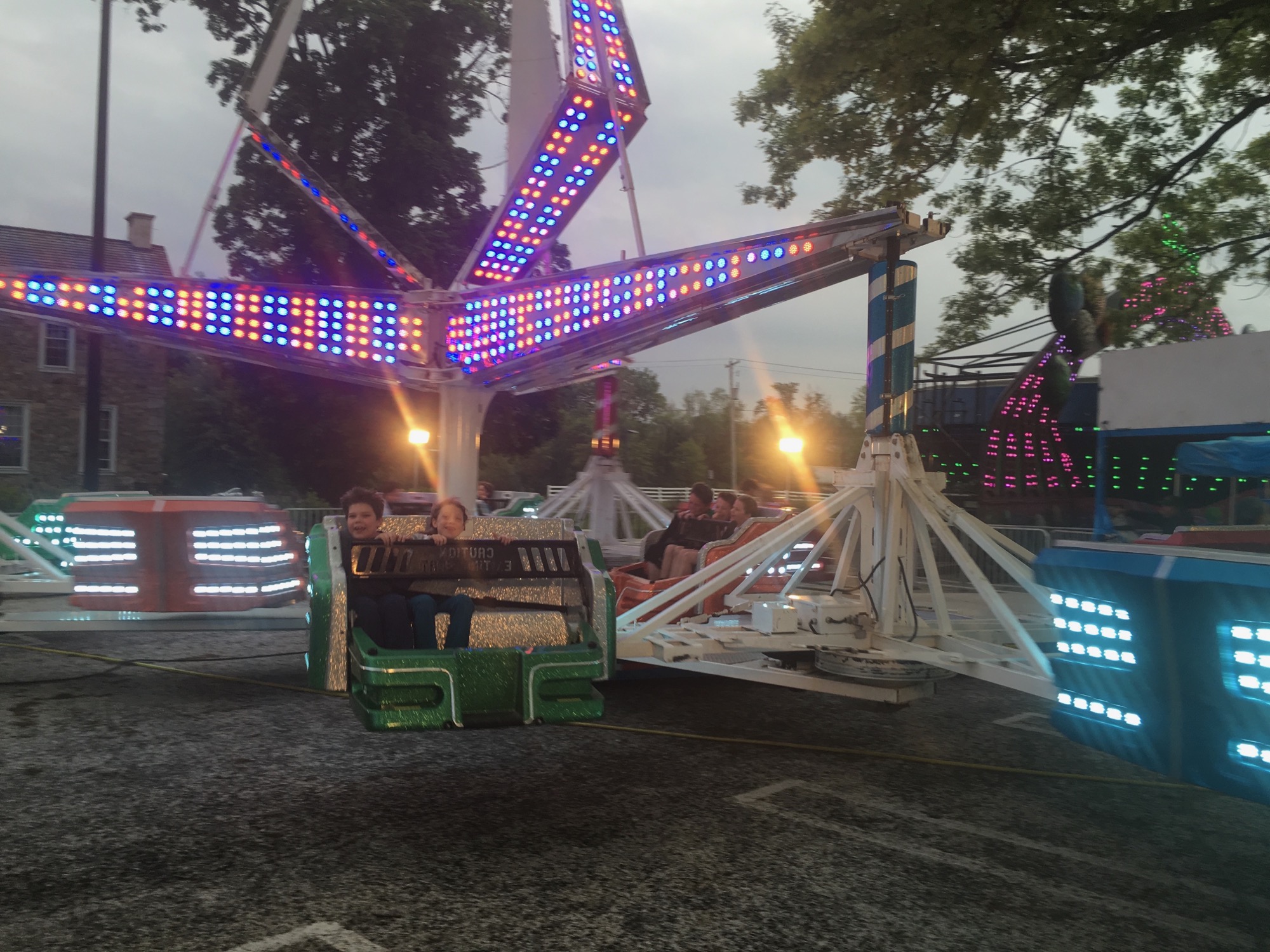 05-11-2016-carnival-7 photo